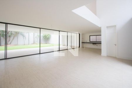 Sala de casa à venda com 4 quartos, 950m² em Chácara Santo Antônio, São Paulo