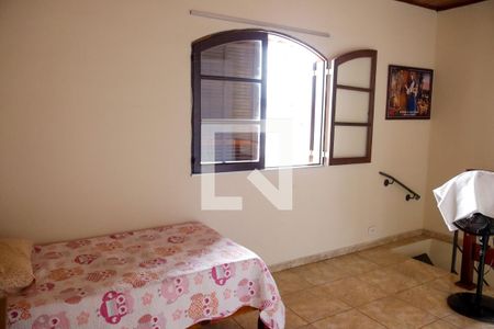 Casa à venda com 175m², 5 quartos e 2 vagas Casa à venda com 175m², 5 quartos e 2 vagasQuarto 4