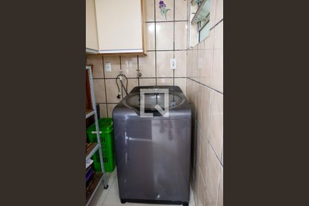 Casa à venda com 175m², 5 quartos e 2 vagas Casa à venda com 175m², 5 quartos e 2 vagasLavanderia