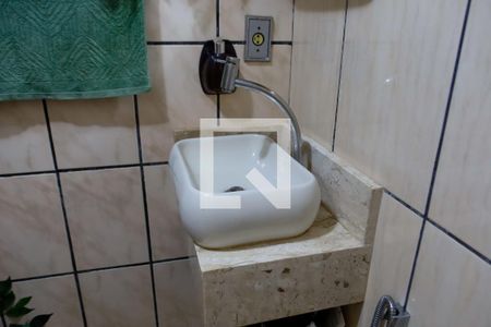 Casa à venda com 175m², 5 quartos e 2 vagas Casa à venda com 175m², 5 quartos e 2 vagasBanheiro