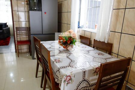 Casa à venda com 175m², 5 quartos e 2 vagas Casa à venda com 175m², 5 quartos e 2 vagasCozinha