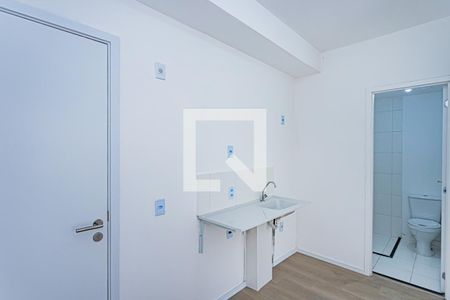 Sala e cozinha de apartamento para alugar com 1 quarto, 26m² em Vila Zulmira, São Paulo