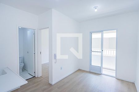 Sala e cozinha de apartamento para alugar com 1 quarto, 26m² em Vila Zulmira, São Paulo