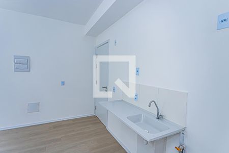 Sala e cozinha de apartamento para alugar com 1 quarto, 26m² em Vila Zulmira, São Paulo