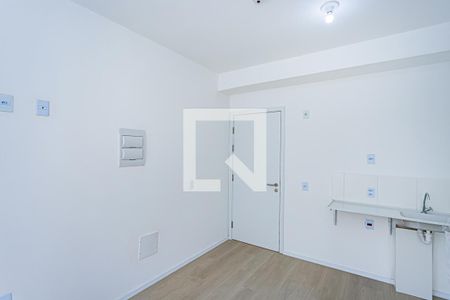 Sala e cozinha de apartamento para alugar com 1 quarto, 26m² em Vila Zulmira, São Paulo