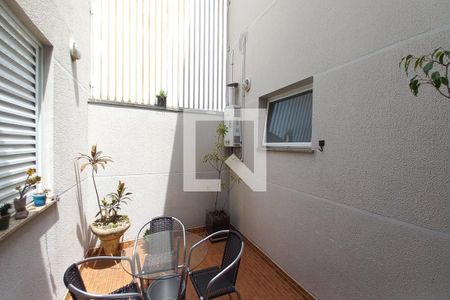 Área de Luz de casa à venda com 2 quartos, 183m² em Jardim do Trevo, Campinas