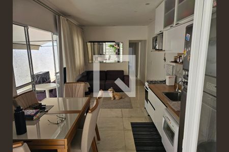 Sala de casa à venda com 2 quartos, 125m² em Santa Maria, Osasco