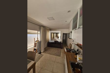 Sala de casa à venda com 2 quartos, 125m² em Santa Maria, Osasco