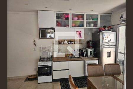 Cozinha de casa à venda com 2 quartos, 125m² em Santa Maria, Osasco