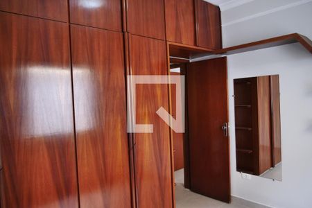 Quarto 2 de casa para alugar com 4 quartos, 320m² em Saraiva, Uberlândia