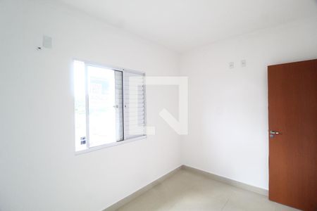 Quarto 1 de apartamento para alugar com 2 quartos, 45m² em Alvorada, Uberlândia