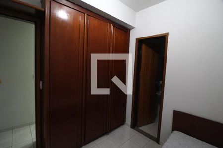 Quarto 1 - Suíte de apartamento para alugar com 2 quartos, 60m² em Santa Mônica, Uberlândia