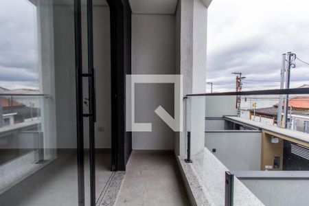 Casa à venda com 150m², 3 quartos e 2 vagas Casa à venda com 150m², 3 quartos e 2 vagasVaranda