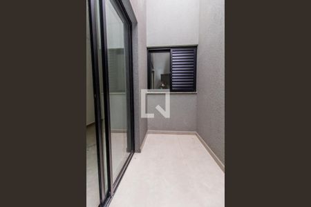 Casa à venda com 150m², 3 quartos e 2 vagas Casa à venda com 150m², 3 quartos e 2 vagasJardim de Inverno