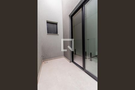 Casa à venda com 150m², 3 quartos e 2 vagas Casa à venda com 150m², 3 quartos e 2 vagasJardim de Inverno