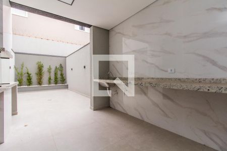 Casa à venda com 150m², 3 quartos e 2 vagas Casa à venda com 150m², 3 quartos e 2 vagasQuintal e Área de Serviço