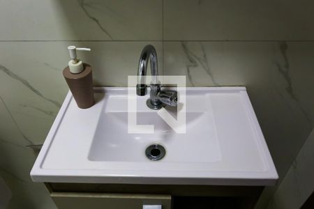 lavabo  de casa para alugar com 3 quartos, 189m² em Parque Pinheiros, Taboão da Serra