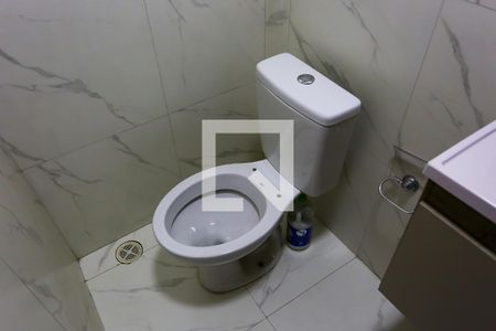 lavabo  de casa para alugar com 3 quartos, 189m² em Parque Pinheiros, Taboão da Serra