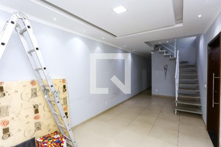 Sala de casa para alugar com 3 quartos, 189m² em Parque Pinheiros, Taboão da Serra