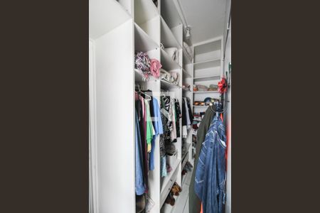 Closet da suíte 1 de casa para alugar com 4 quartos, 500m² em Centro, Mesquita