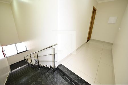 Escada de casa para alugar com 4 quartos, 255m² em Setor Jao, Goiânia