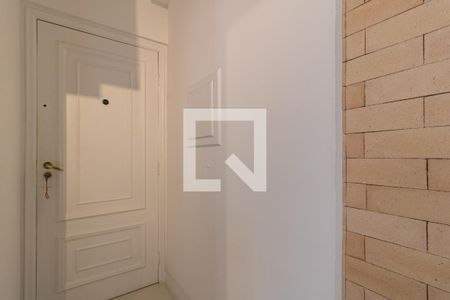 Entrada de apartamento para alugar com 1 quarto, 50m² em Vila Nova Conceição, São Paulo