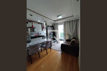 Sala  de apartamento para alugar com 2 quartos, 49m² em Jardim Celeste, São Paulo