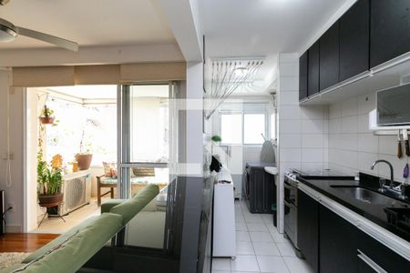 Cozinha de apartamento à venda com 2 quartos, 65m² em Vila Anglo Brasileira, São Paulo