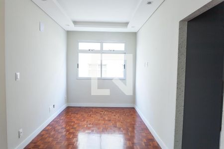 Sala de apartamento para alugar com 3 quartos, 80m² em Padre Eustáquio, Belo Horizonte