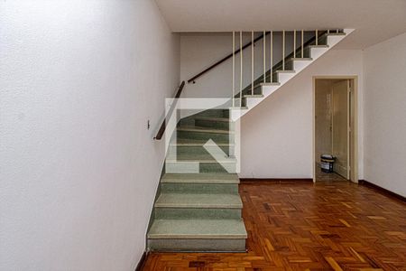 acesso para os piso de casa para alugar com 2 quartos, 150m² em Vila Gumercindo, São Paulo