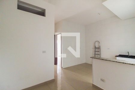 Sala/Cozinha de apartamento para alugar com 2 quartos, 35m² em Parque Paineiras, São Paulo