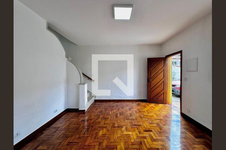 Sala  de casa à venda com 3 quartos, 100m² em Vila Elvira, São Paulo