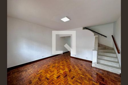 Sala de casa à venda com 3 quartos, 100m² em Vila Elvira, São Paulo