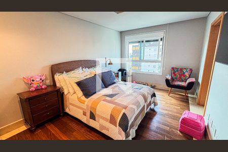 Apartamento à venda com 248m², 3 quartos e 4 vagas Apartamento à venda com 248m², 3 quartos e 4 vagasSuite 1