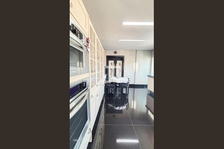 Apartamento à venda com 248m², 3 quartos e 4 vagas Apartamento à venda com 248m², 3 quartos e 4 vagasCozinha