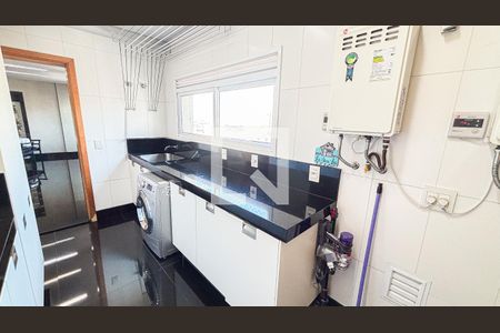 Apartamento à venda com 248m², 3 quartos e 4 vagas Apartamento à venda com 248m², 3 quartos e 4 vagasÁrea de Serviço