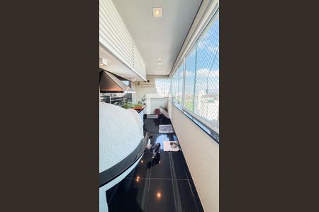 Apartamento à venda com 248m², 3 quartos e 4 vagas Apartamento à venda com 248m², 3 quartos e 4 vagasVaranda Gourmet