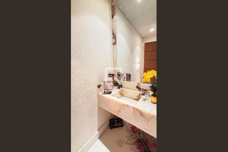 Apartamento à venda com 248m², 3 quartos e 4 vagas Apartamento à venda com 248m², 3 quartos e 4 vagasLavabo