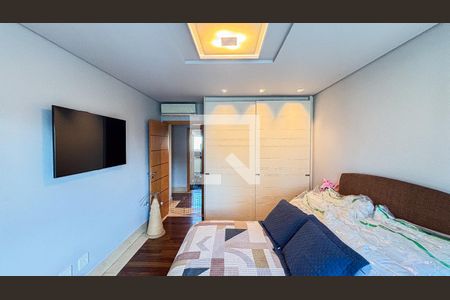 Apartamento à venda com 248m², 3 quartos e 4 vagas Apartamento à venda com 248m², 3 quartos e 4 vagasSuite 1