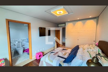 Apartamento à venda com 248m², 3 quartos e 4 vagas Apartamento à venda com 248m², 3 quartos e 4 vagasSuite 1