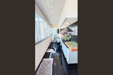 Apartamento à venda com 248m², 3 quartos e 4 vagas Apartamento à venda com 248m², 3 quartos e 4 vagasVaranda Gourmet