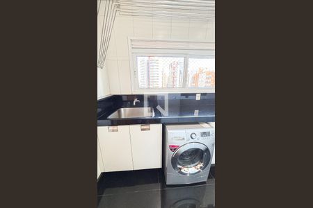 Apartamento à venda com 248m², 3 quartos e 4 vagas Apartamento à venda com 248m², 3 quartos e 4 vagasÁrea de Serviço