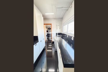 Apartamento à venda com 248m², 3 quartos e 4 vagas Apartamento à venda com 248m², 3 quartos e 4 vagasÁrea de Serviço