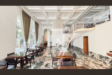 Apartamento à venda com 248m², 3 quartos e 4 vagas Apartamento à venda com 248m², 3 quartos e 4 vagasSalão de Festas