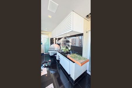 Apartamento à venda com 248m², 3 quartos e 4 vagas Apartamento à venda com 248m², 3 quartos e 4 vagasVaranda Gourmet