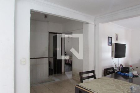 Sala de casa à venda com 4 quartos, 300m² em Vila Gomes, São Paulo