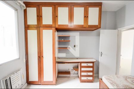 Quarto de apartamento à venda com 2 quartos, 75m² em Grajaú, Rio de Janeiro