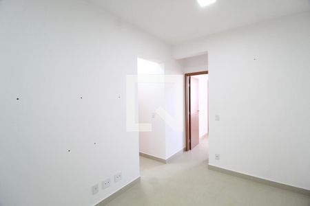 Sala de apartamento para alugar com 2 quartos, 48m² em Santa Mônica, Uberlândia