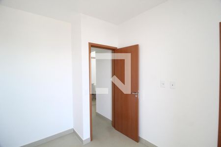 Suite de apartamento para alugar com 2 quartos, 48m² em Santa Mônica, Uberlândia