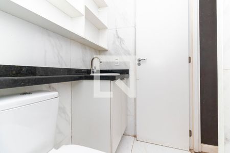 Banheiro de apartamento à venda com 1 quarto, 24m² em Vila Campanela, São Paulo